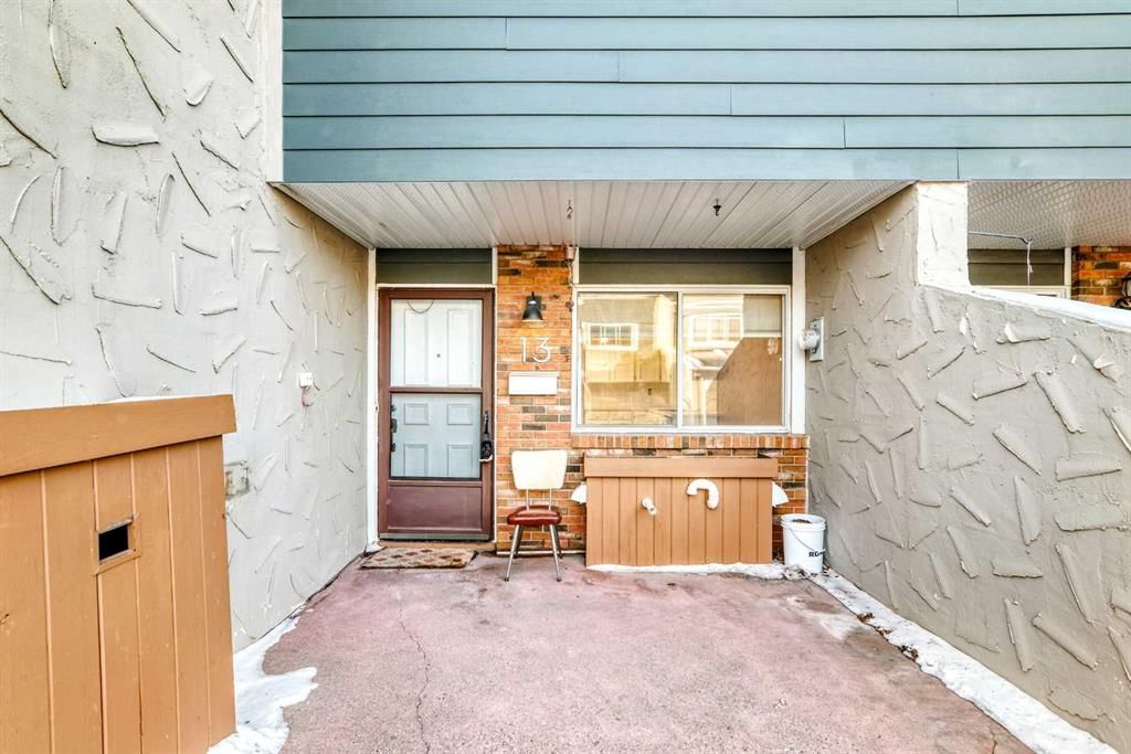 13, 228 Theodore Place NW, Calgary — photo 3 of 47