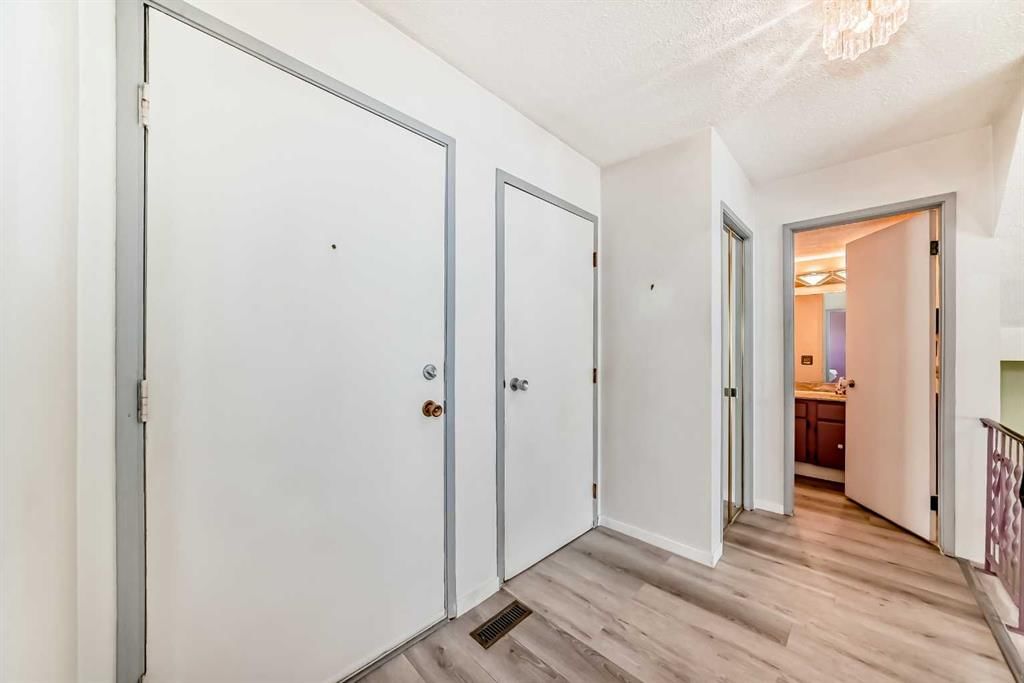 13, 228 Theodore Place NW, Calgary — photo 5 of 47