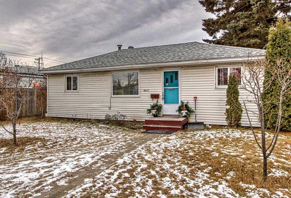 8611 47 Avenue NW, Calgary — photo 2 of 2