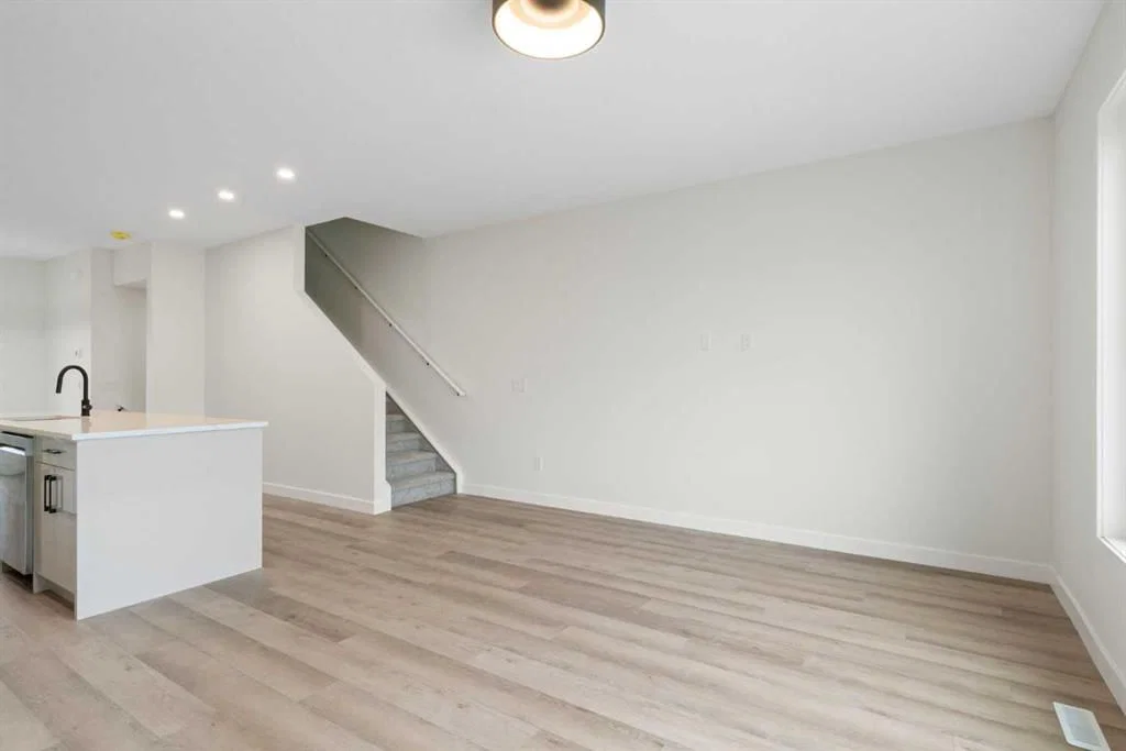 8808 48 Street NE, Calgary — photo 5 of 12
