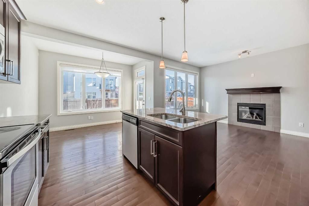58 Sherwood Street NW, Calgary — photo 4 of 50