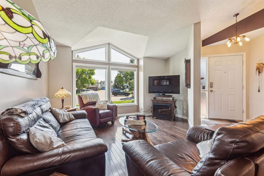224 Sunmills Place SE, Calgary — photo 4 of 50