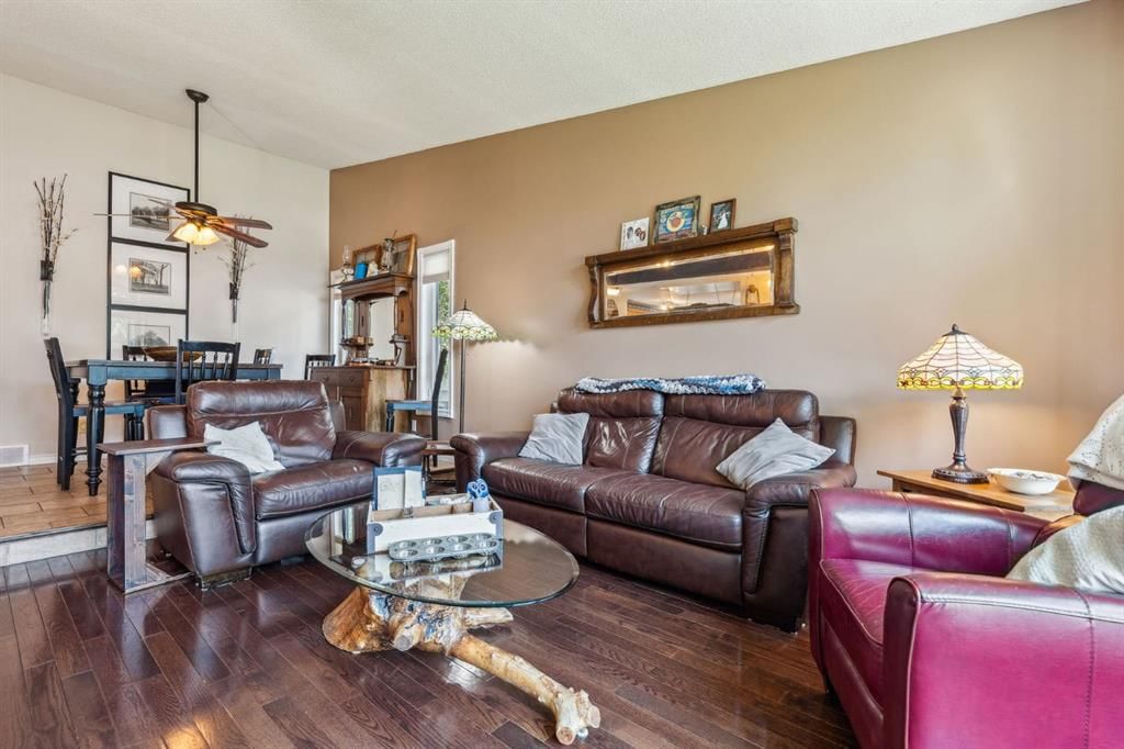 224 Sunmills Place SE, Calgary — photo 5 of 50
