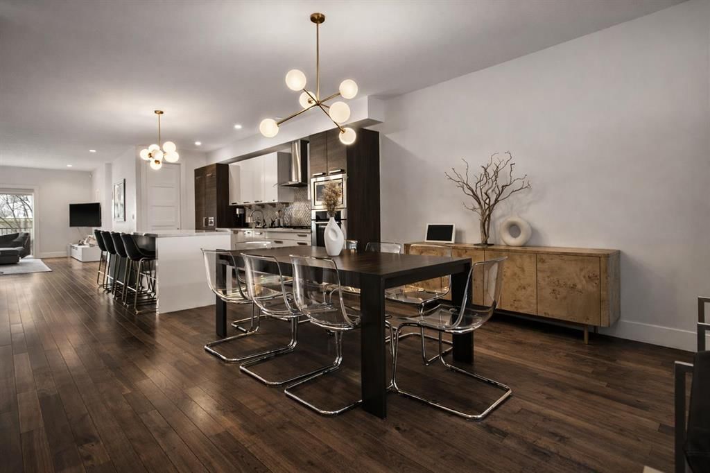 3018 30 Street SW, Calgary — photo 3 of 25