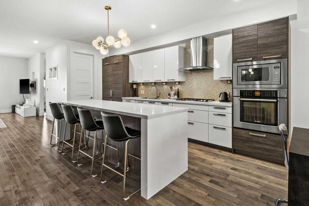 3018 30 Street SW, Calgary — photo 5 of 25