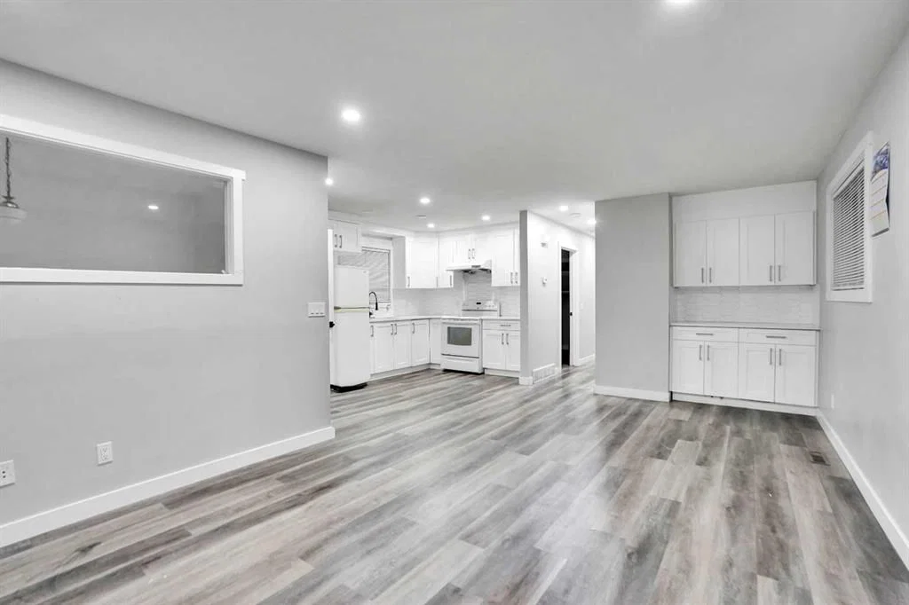 6081 Martingrove Road NE, Calgary — photo 3 of 26