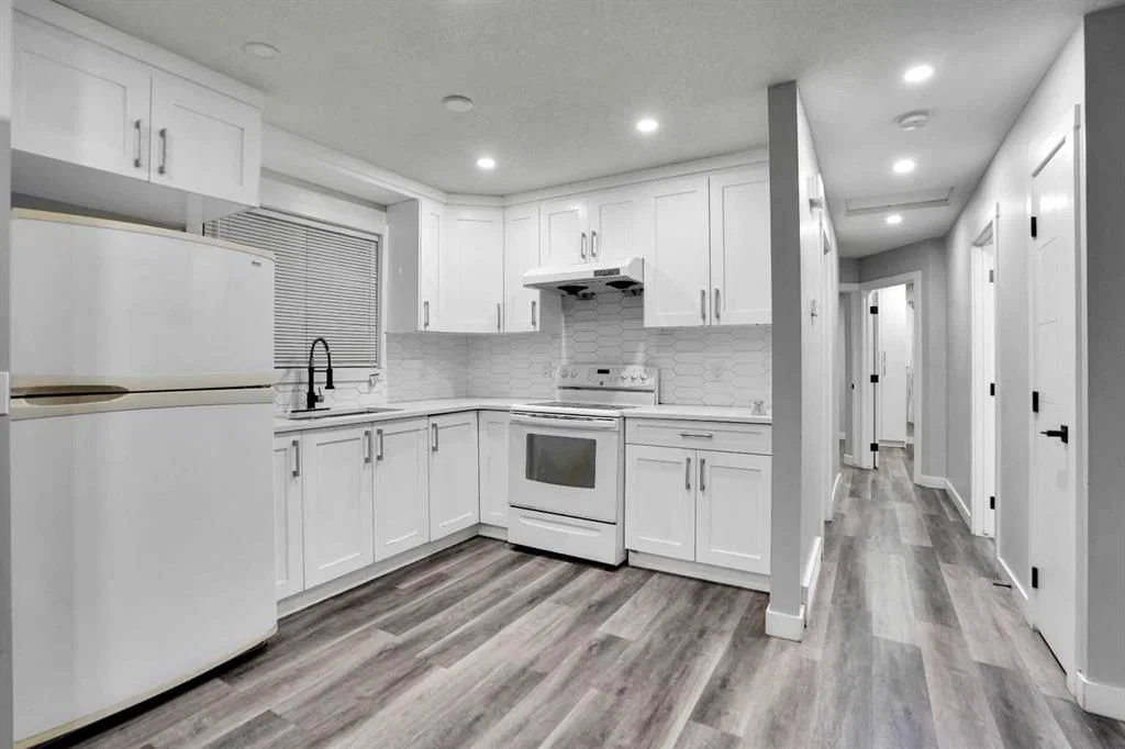 6081 Martingrove Road NE, Calgary — photo 4 of 26