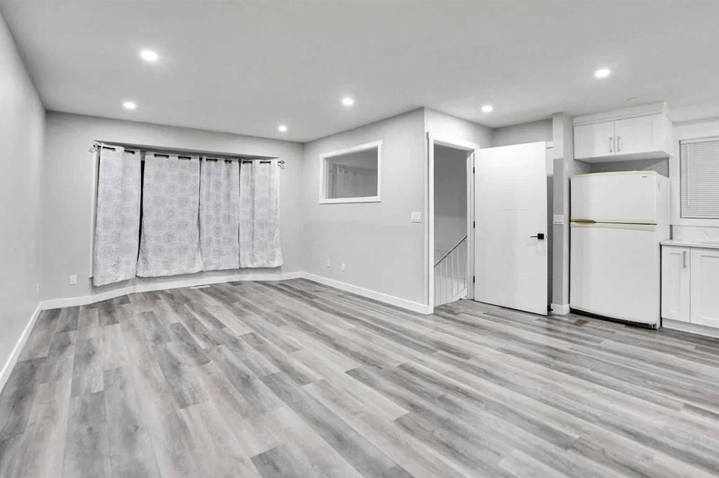 6081 Martingrove Road NE, Calgary — photo 5 of 26
