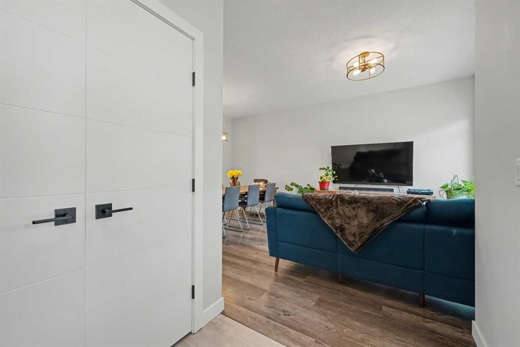 137 Sage Meadows Gardens NW, Calgary — photo 4 of 42
