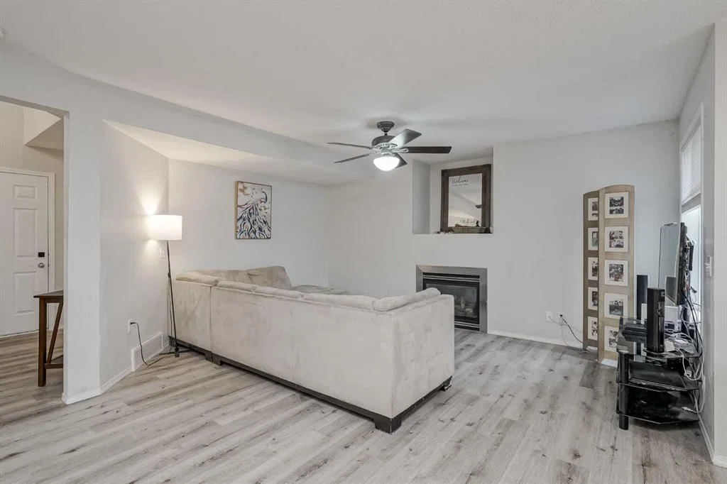 222 Bridleridge Way SW, Calgary — photo 4 of 32