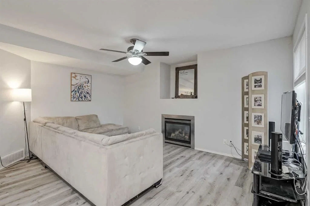 222 Bridleridge Way SW, Calgary — photo 5 of 32