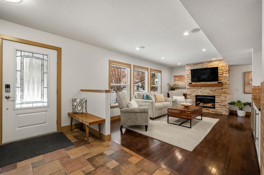 250 Lake Fraser Place SE, Calgary — photo 3 of 50