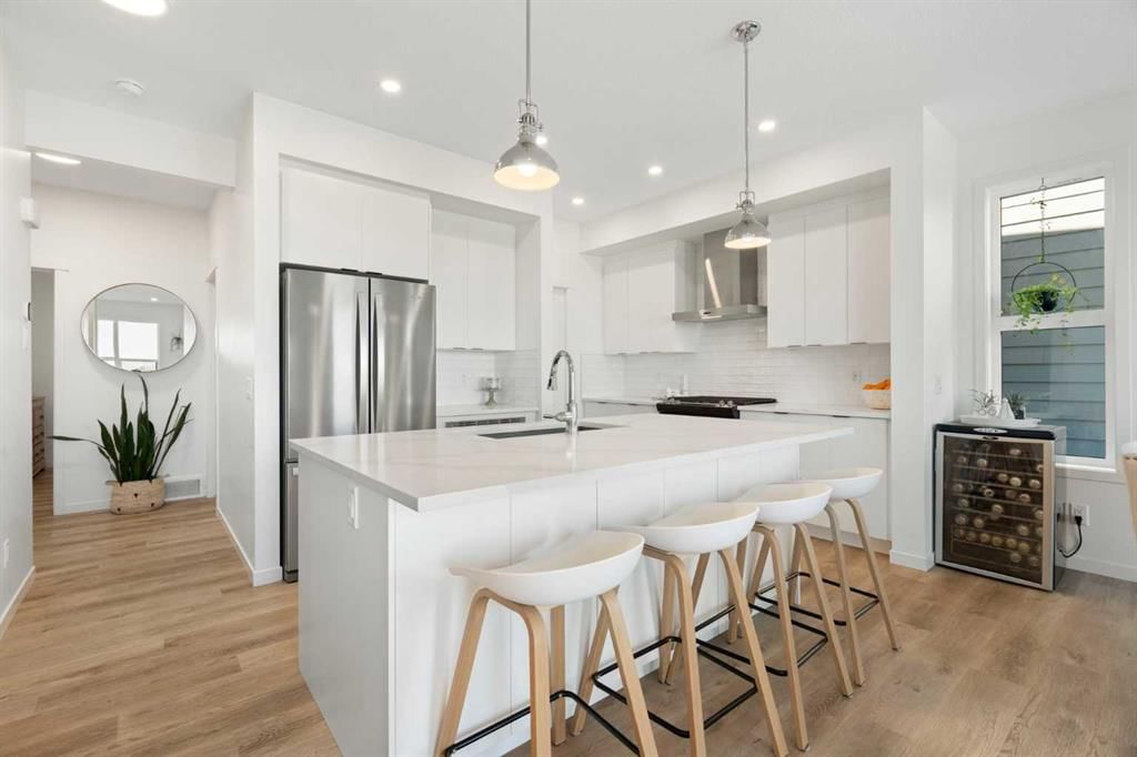36 Magnolia Bay SE, Calgary — photo 2 of 50
