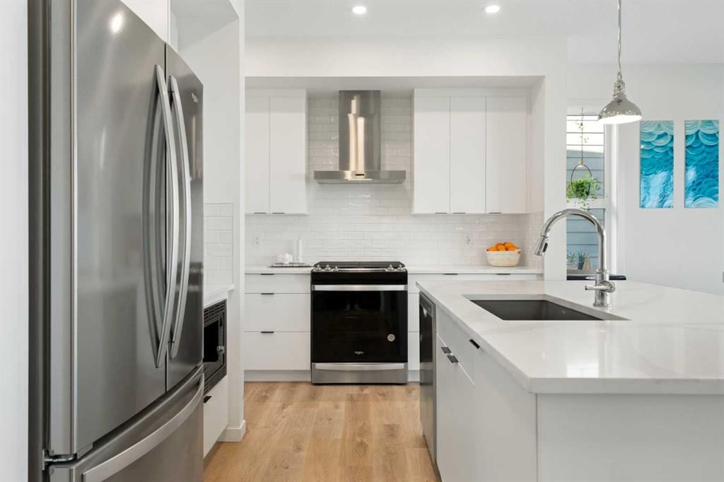 36 Magnolia Bay SE, Calgary — photo 4 of 50