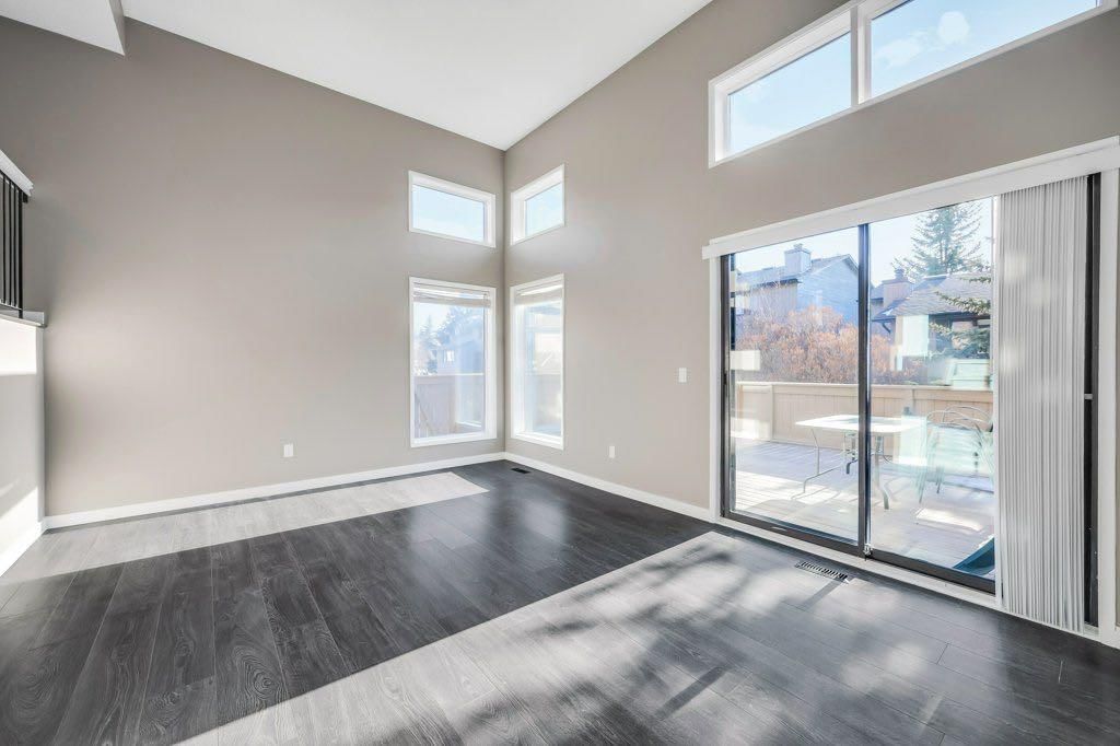76 Glamis Gardens SW, Calgary — photo 5 of 39