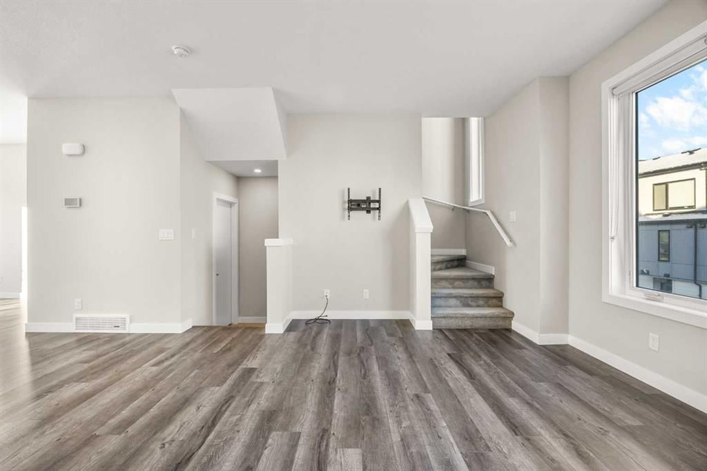 318 Evanscrest Square NW, Calgary — photo 4 of 39