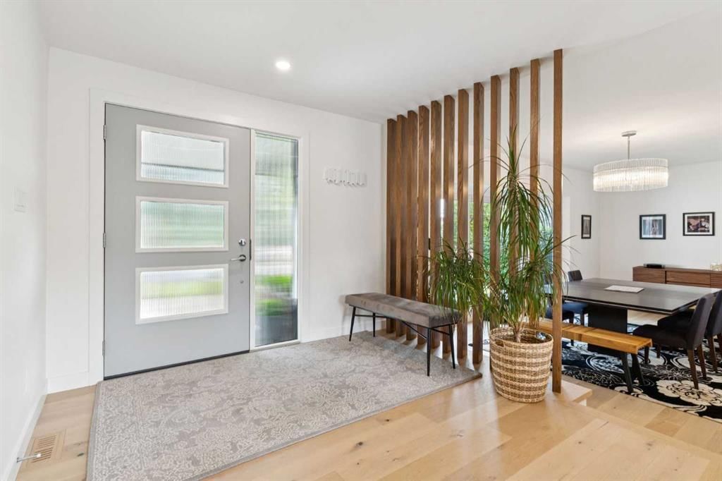 12215 Lake Erie Way SE, Calgary — photo 5 of 49