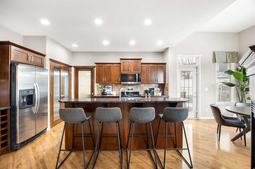 64 Panatella Manor NW, Calgary — photo 4 of 48