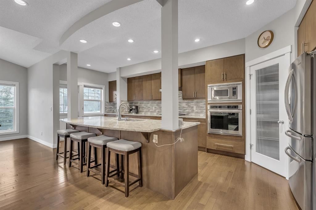 12 Cougar Ridge Manor SW, Calgary — photo 2 of 50