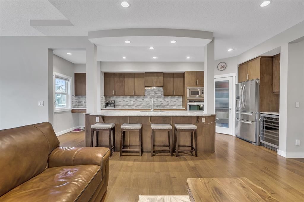 12 Cougar Ridge Manor SW, Calgary — photo 3 of 50