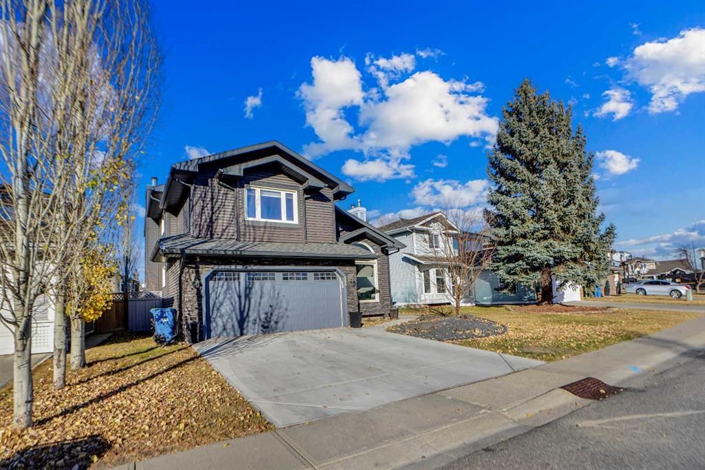 33 Douglasbank Rise SE, Calgary — photo 2 of 22