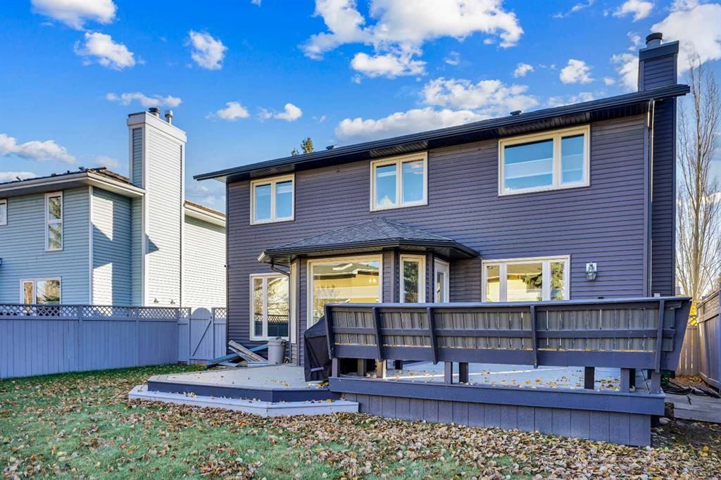 33 Douglasbank Rise SE, Calgary — photo 3 of 22