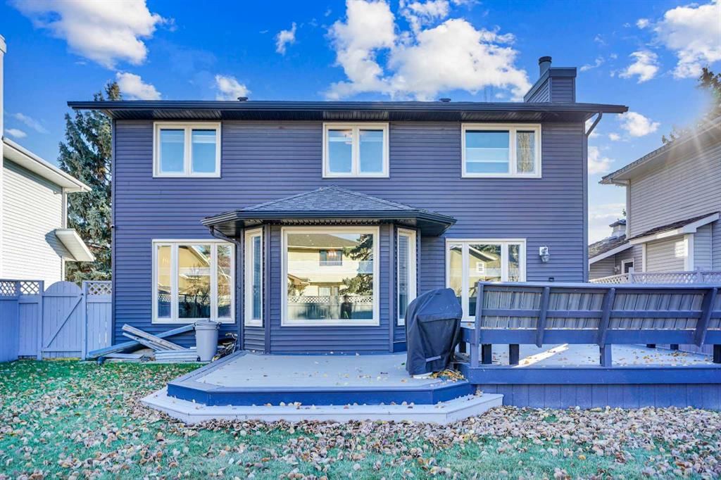 33 Douglasbank Rise SE, Calgary — photo 4 of 22