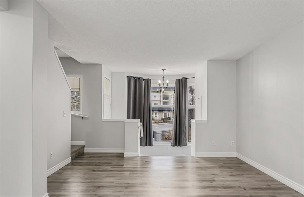 130 Promenade Way SE, Calgary — photo 5 of 31