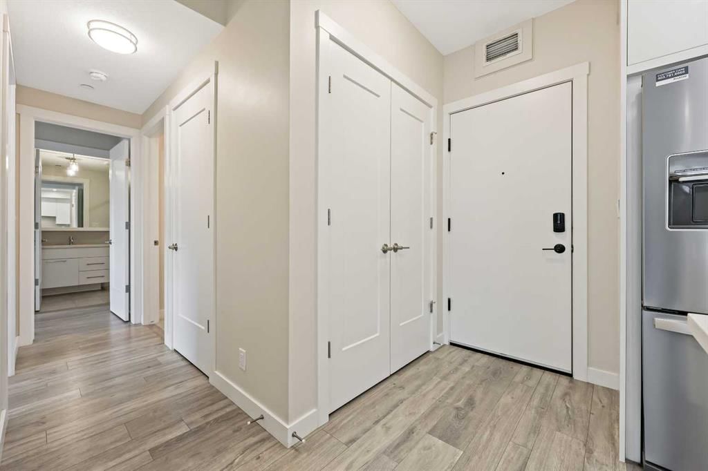304, 4160 Norford Avenue NW, Calgary — photo 5 of 48