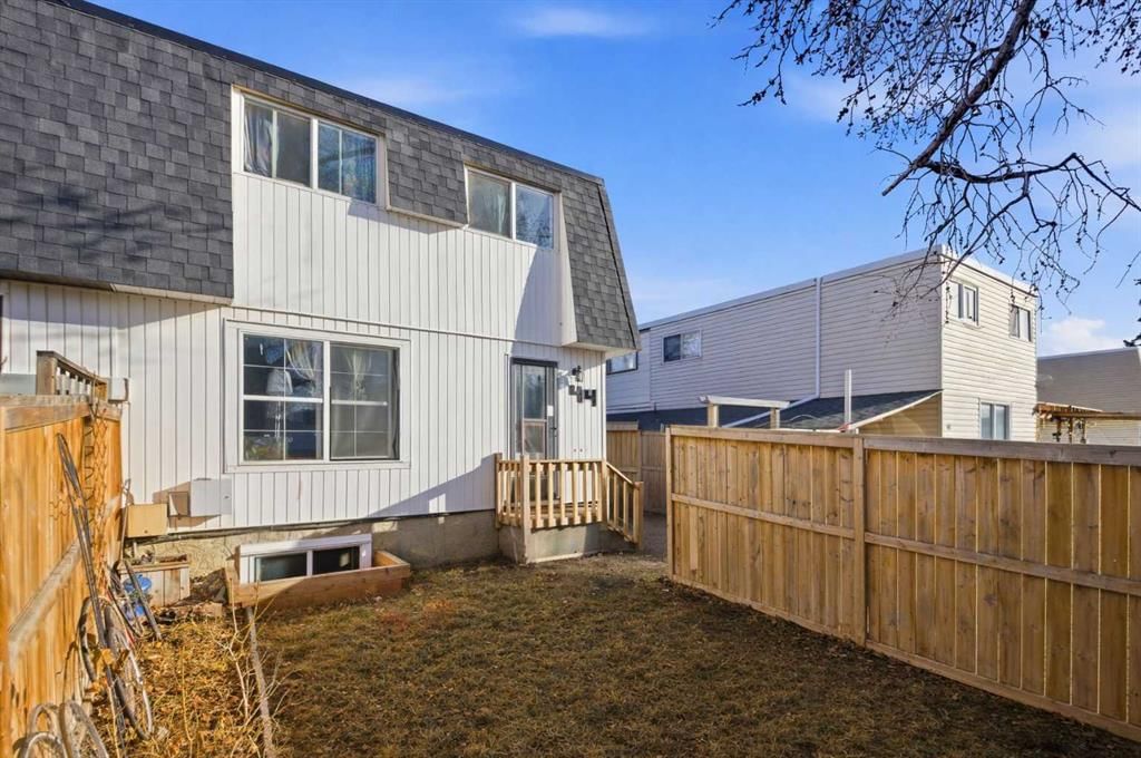 44 Doverdale Mews SE, Calgary — photo 3 of 28