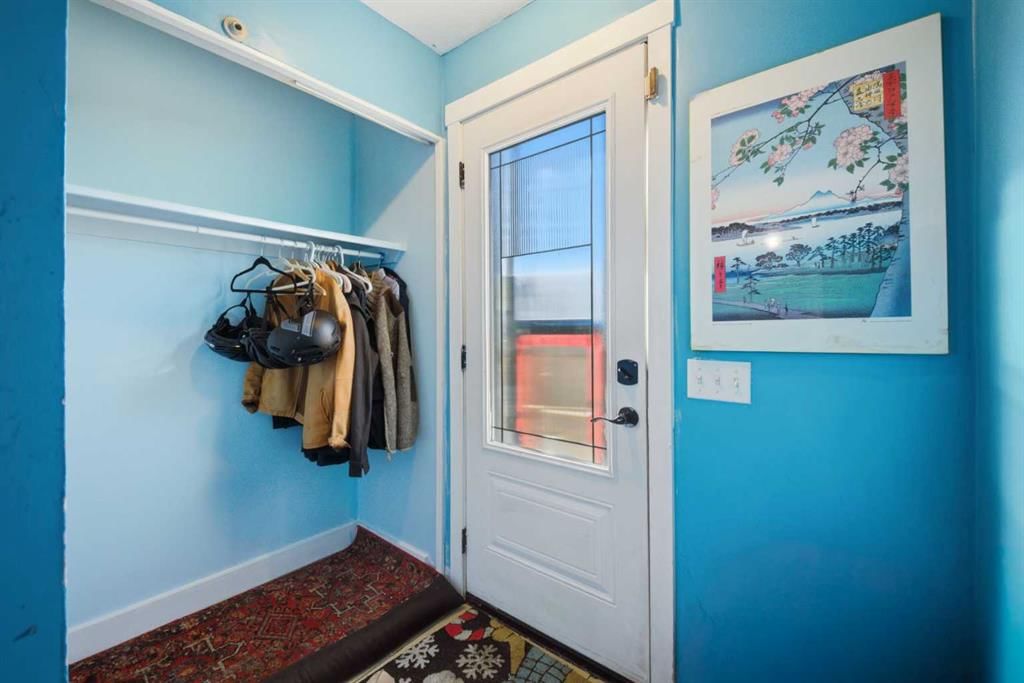44 Doverdale Mews SE, Calgary — photo 4 of 28