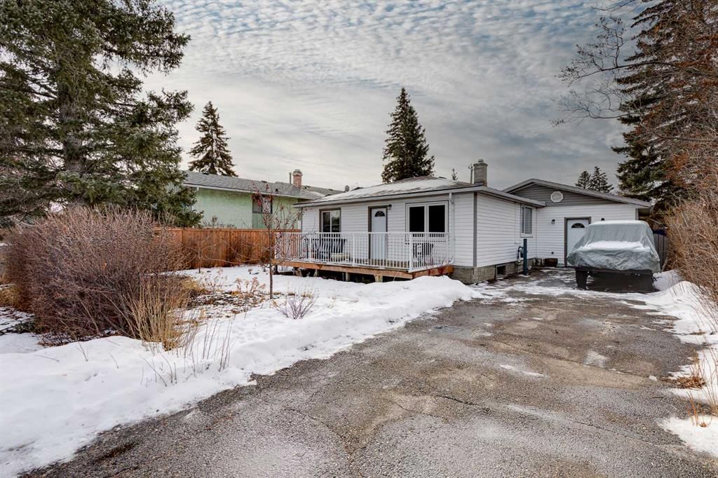 4351 70 Street NW, Calgary — main listing photo