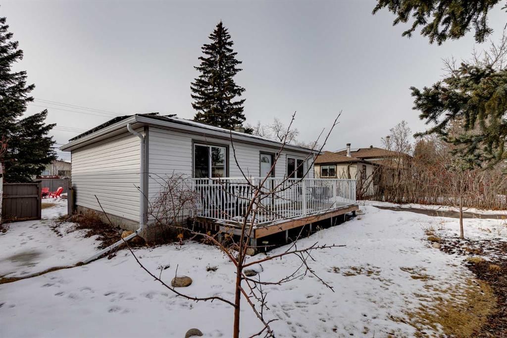 4351 70 Street NW, Calgary — photo 2 of 48