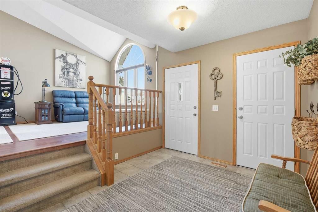 940 Citadel Drive NW, Calgary — photo 5 of 42