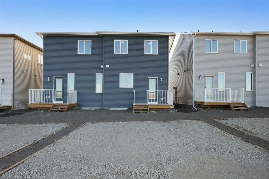 8550 Huxbury Drive NE, Calgary — photo 3 of 4