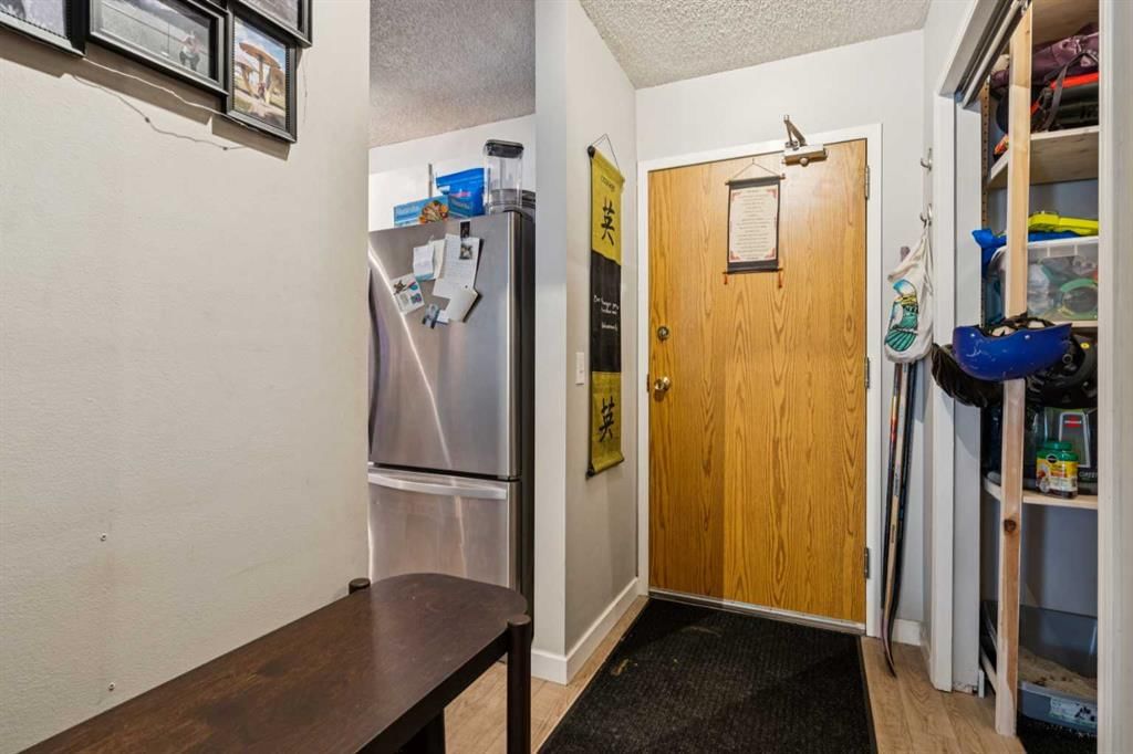 207, 3606 Erlton Court SW, Calgary — photo 4 of 25
