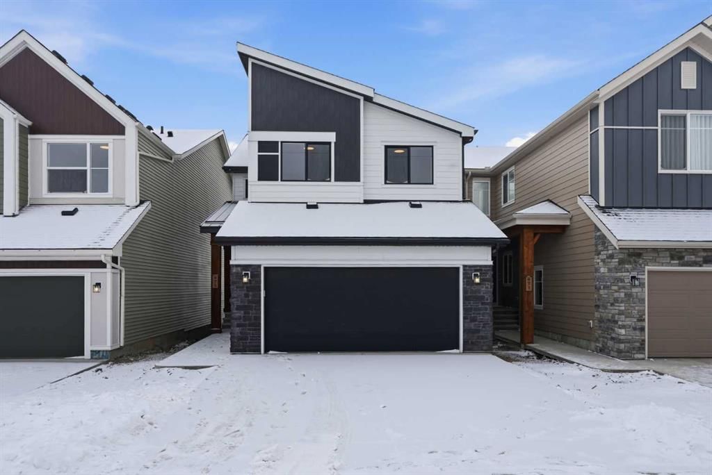 75 Heartwood Villas SE, Calgary — main listing photo