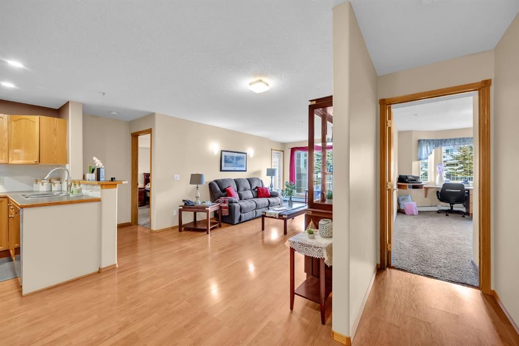 106, 728 Country Hills Road NW, Calgary — photo 4 of 39