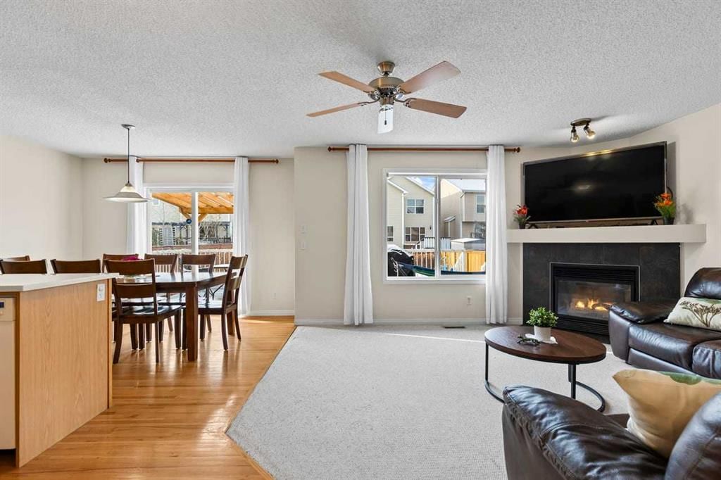 176 Cougar Ridge Circle SW, Calgary — photo 3 of 40