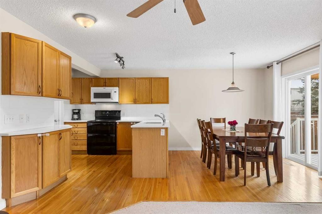 176 Cougar Ridge Circle SW, Calgary — photo 4 of 40