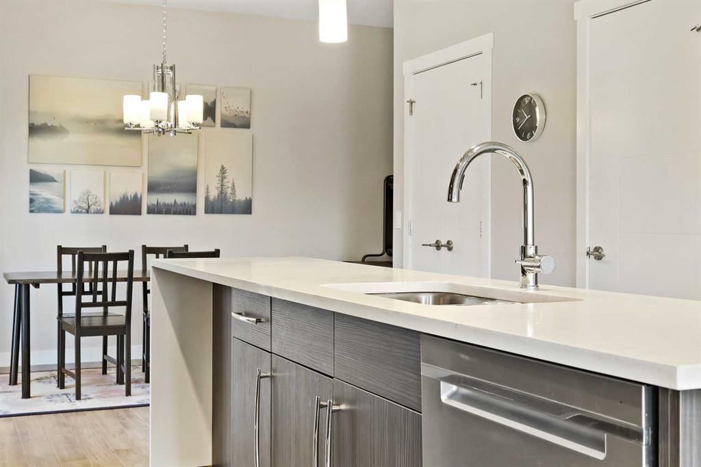 357 Sage Hill Circle NW, Calgary — photo 3 of 37