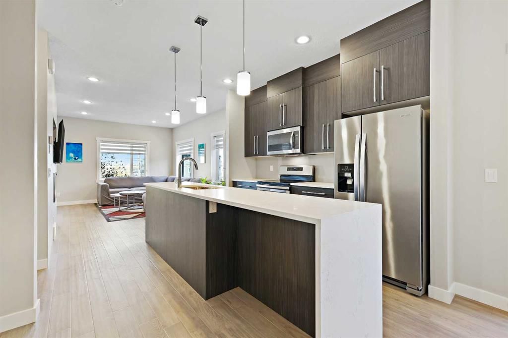 357 Sage Hill Circle NW, Calgary — photo 4 of 37