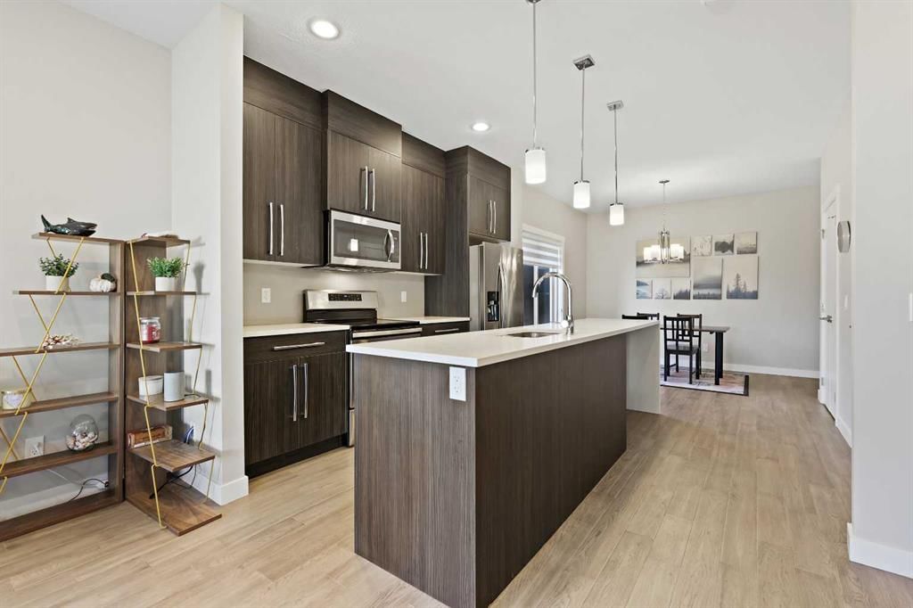 357 Sage Hill Circle NW, Calgary — photo 5 of 37