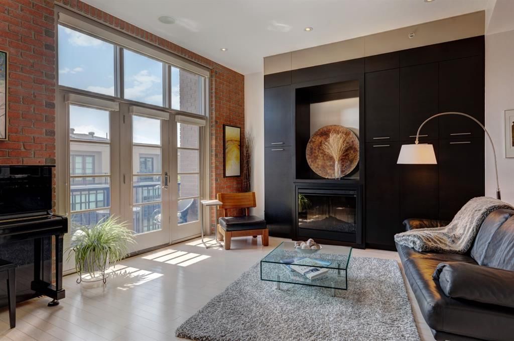 416 Aspen Meadows Hill SW, Calgary — photo 2 of 50