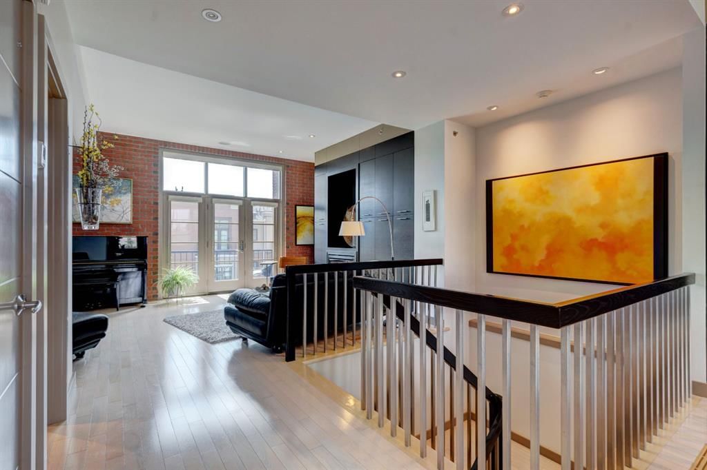 416 Aspen Meadows Hill SW, Calgary — photo 4 of 50