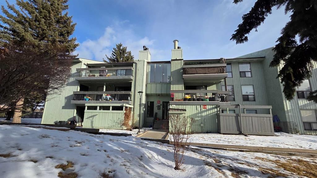 318, 10120 Brookpark Boulevard SW, Calgary — main listing photo