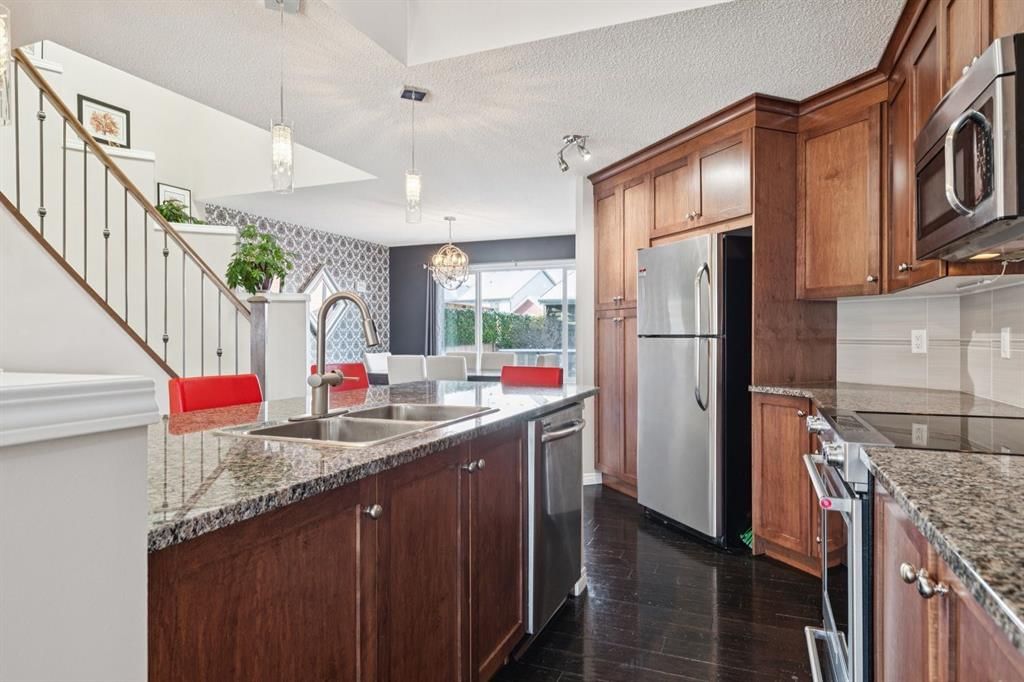 15 New Brighton Common SE, Calgary — photo 3 of 40