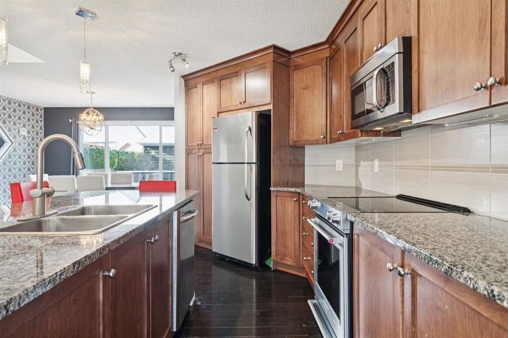 15 New Brighton Common SE, Calgary — photo 4 of 40