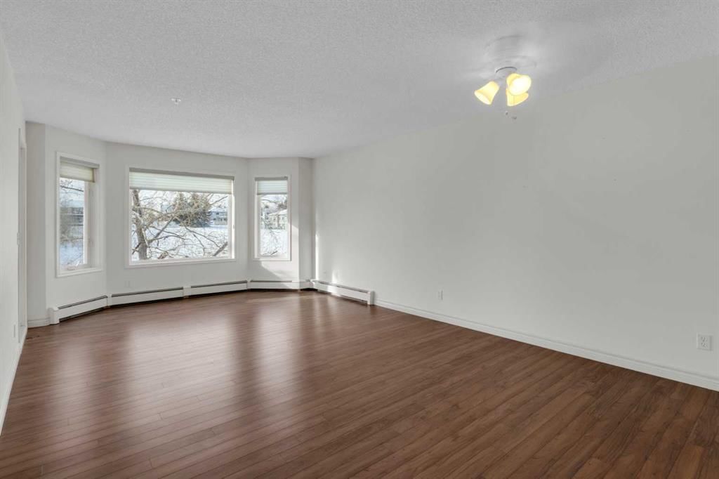 206, 3206 Hawksbrow Point NW, Calgary — photo 3 of 43