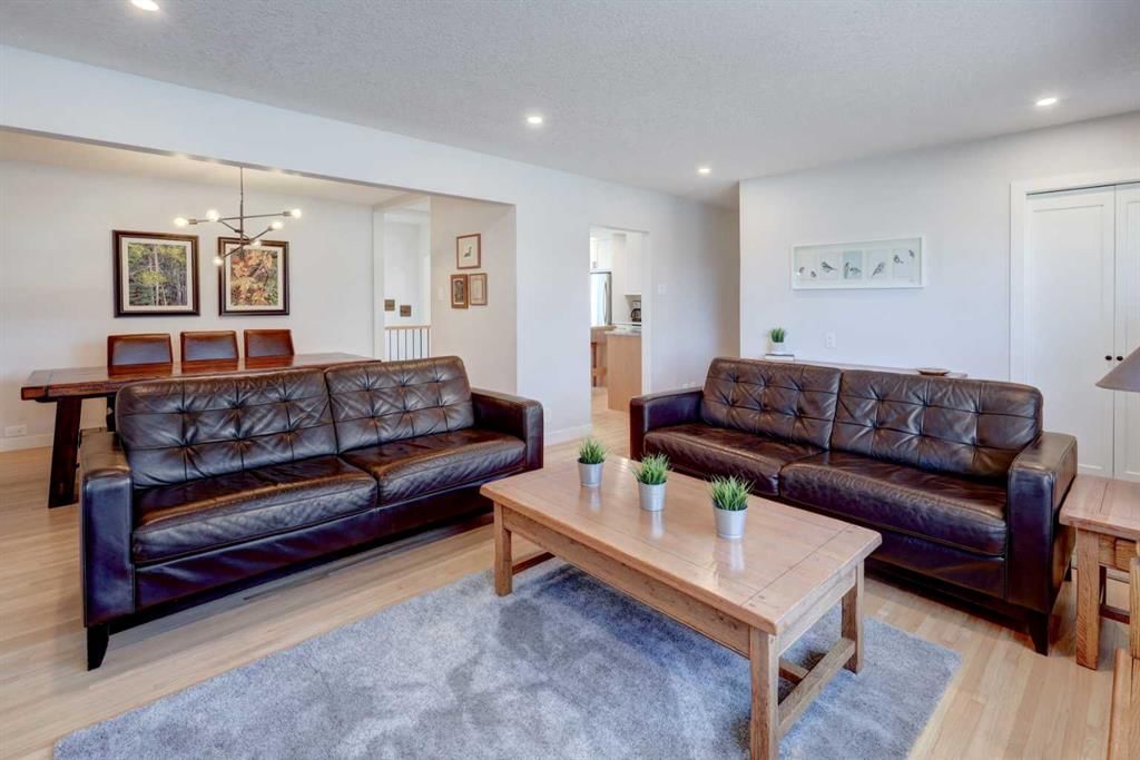 36 Glenview Drive SW, Calgary — photo 5 of 35